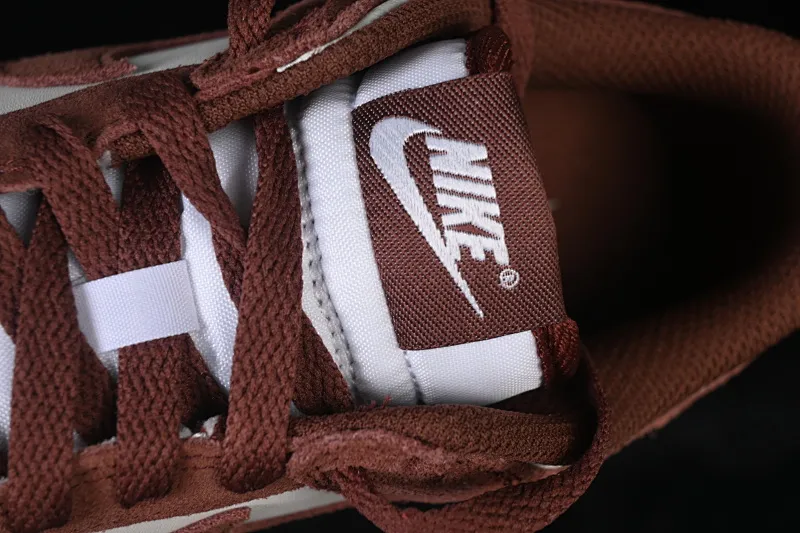 All Categories Nk SB Dunk Series Nk SB Dunk Low Low-top sneakers Nike SB Dunk Low Year of the Horse Dark brown white Low-top casual sneakers IB4417-104